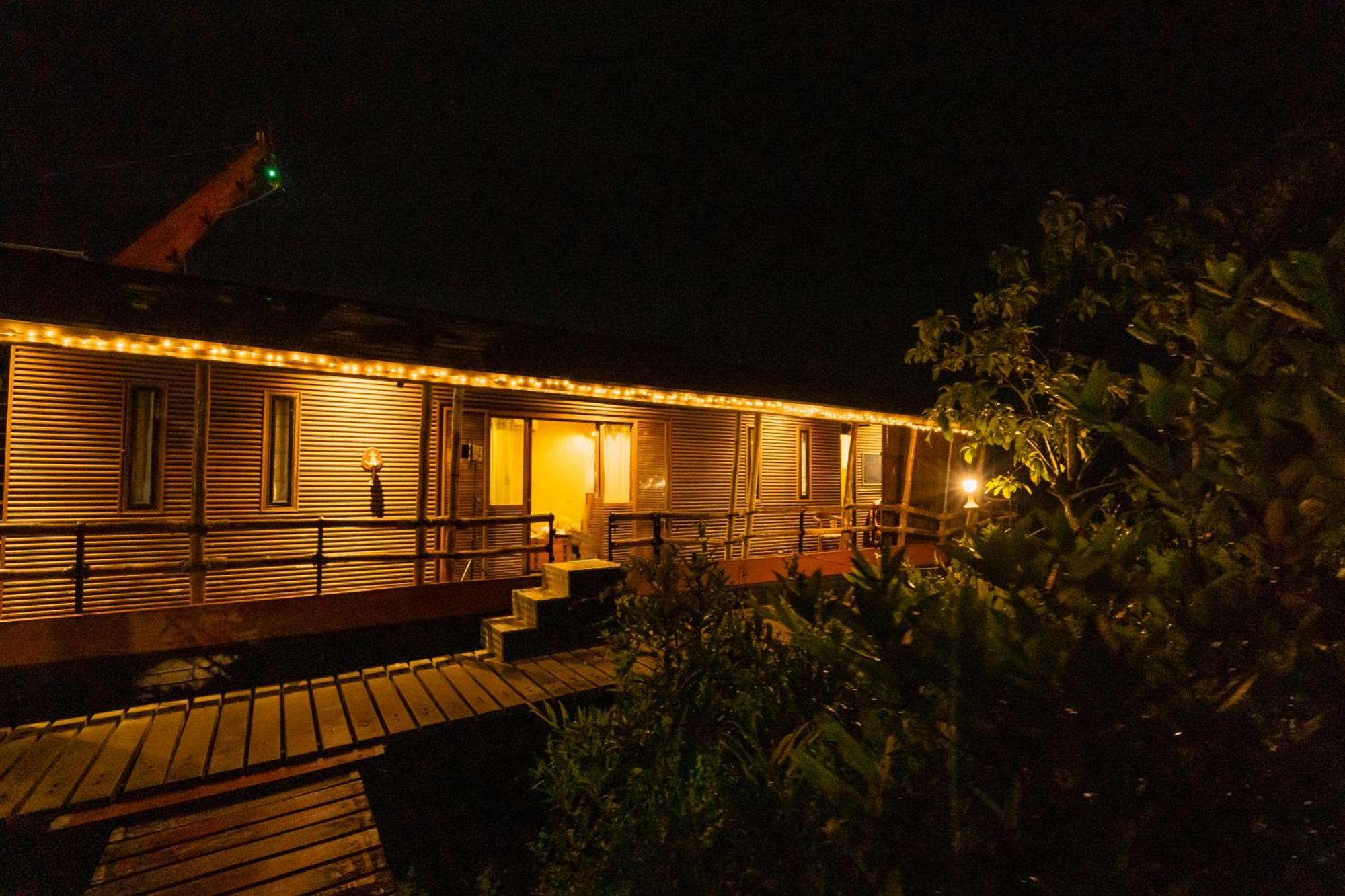 Отель Yathra Houseboat Бентота Экстерьер фото